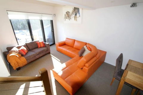 Angala 1 Lovely Woodridge 2-Bedroom Apartment - Accommodation Guide 1