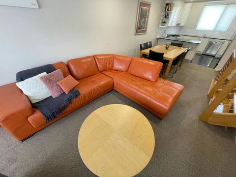 Angala 1 Lovely Woodridge 2-Bedroom Apartment - Accommodation Guide 4