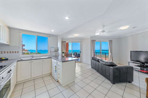 Airlie Dream - Accommodation Guide 4