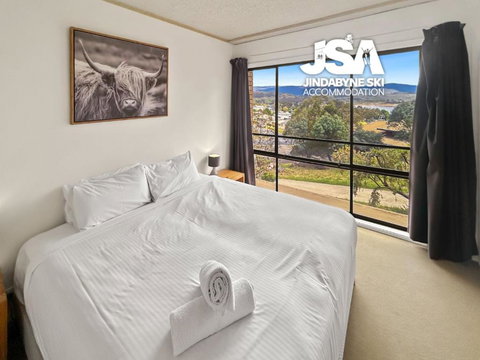 Alpine Mountain View Kirwan 10 - Accommodation Asia 3