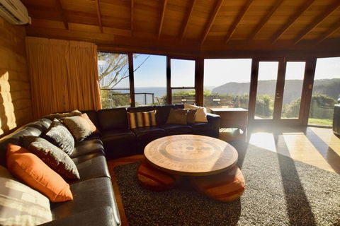 Amaroo Mountaintop Villa - Accommodation Guide 4
