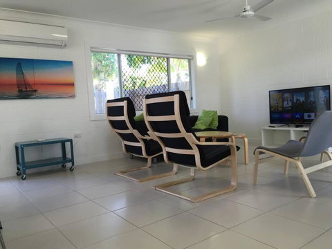 Airy Home - 3 Bedrooms & Office - Accommodation Asia 1