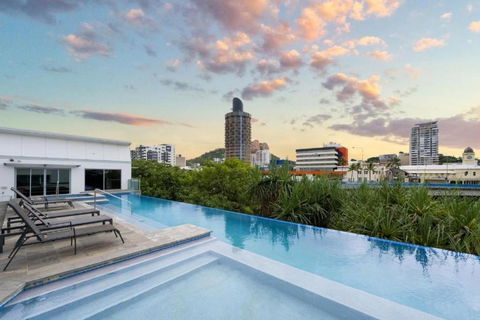 Apartment On Palmer - Accommodation Guide 0
