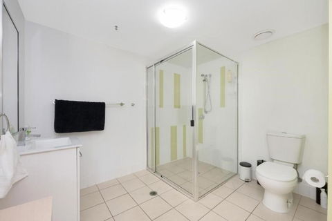 Apartment On Palmer - Accommodation Guide 2