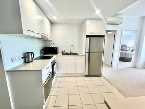 Apartment On Palmer - Accommodation Guide 3