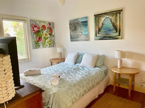 Artist Apartment Between Beach And Main - Accommodation Guide 2