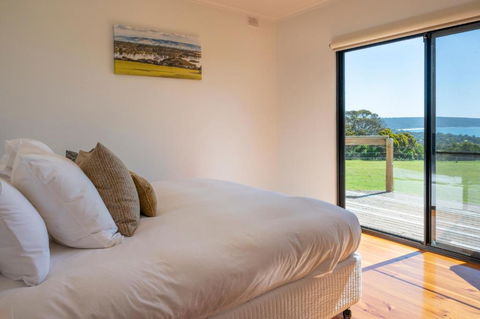Antechamber Bay Retreats - Accommodation Guide 3