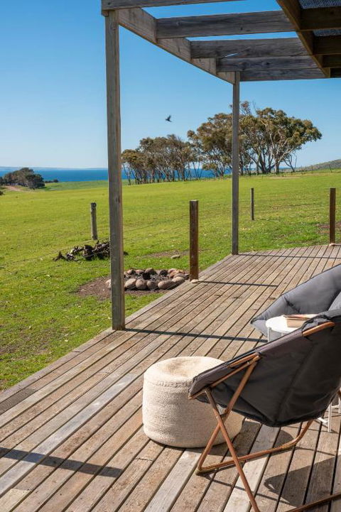 Antechamber Bay Retreats - Accommodation Guide 2