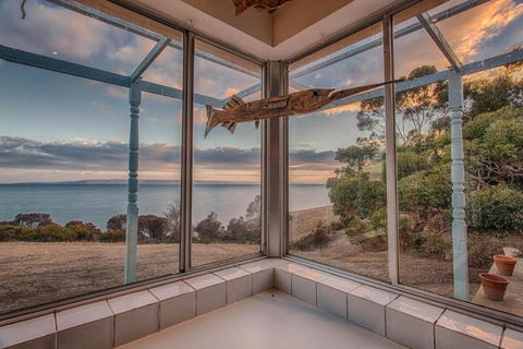 Antechamber Bay Retreats - Accommodation Guide 0