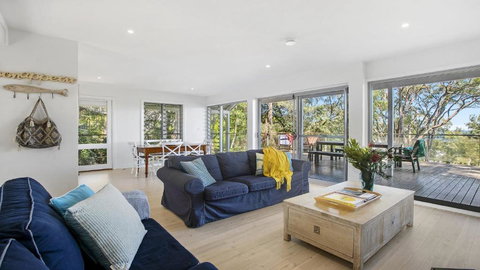 Anthonys Treehouse By The Beach - Accommodation Asia 1