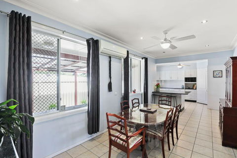 Anzac Cottage - Accommodation Guide 4