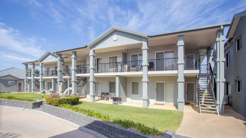 Apartment 16 - The Meridian - Accommodation Guide 0