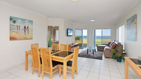 Apartment 16 - The Meridian - Accommodation Guide 1
