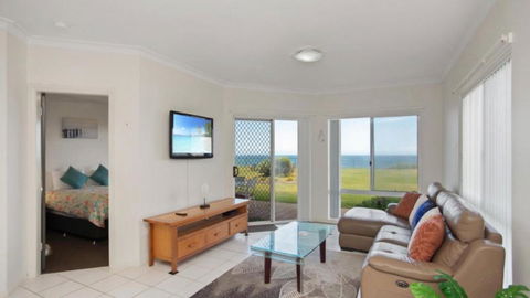 Apartment 16 - The Meridian - Accommodation Guide 3