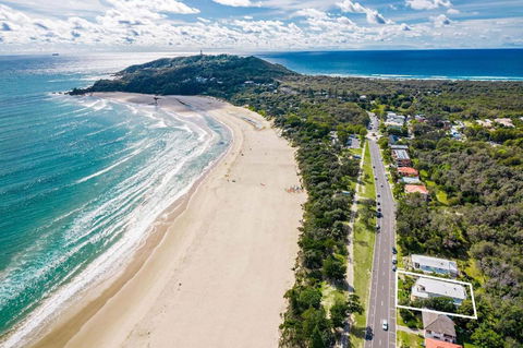 Apartment 2 Surfside - Accommodation Guide 1