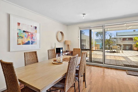 Apartment 23 Pacific Apartments - Accommodation Asia 4