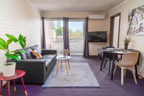 Apartment 9 - Accommodation Guide 1