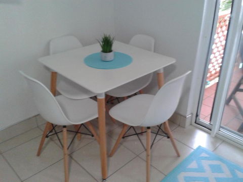 Apartment In Dolphin Heads - Accommodation Guide 1