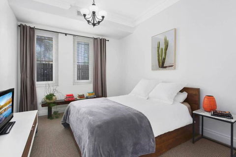Apartment On Balmoral Beach Hill - Accommodation Guide 0