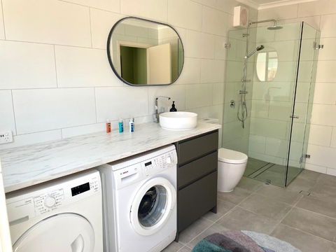 Apartment On Centenary - Accommodation Guide 4