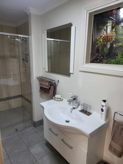 Apartment On Mica - Accommodation Asia 3