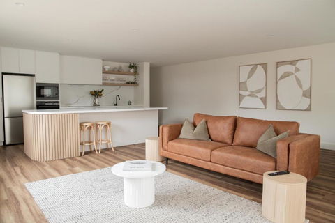 Apartment Two - Apartments On Gavan - Accommodation Guide 0