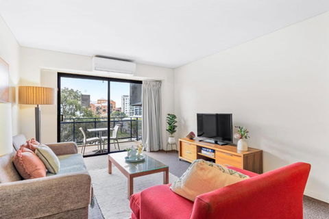 Apartment With City Views In East Perth - Accommodation Guide 0