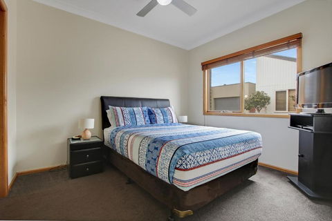 Apartments On Church - Unit 7 - Accommodation Guide 1