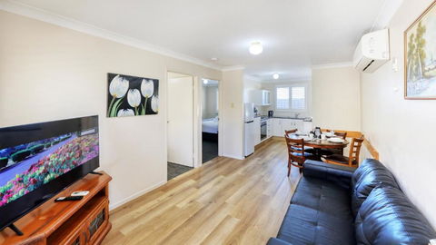 Apollo Lodge - Accommodation Guide 0