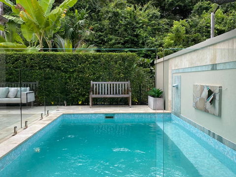 AQUA Beachfront Villa Port Douglas - Accommodation Guide 4