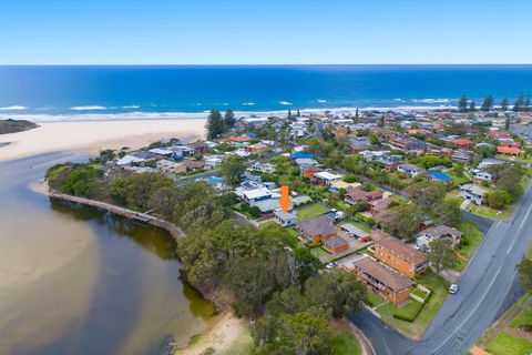 Aqua Cottage - Accommodation Guide 0