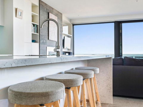 Aqua Mist Seascape - Accommodation Guide 1