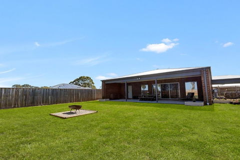 Aqua Views - Accommodation Guide 3