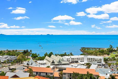 Aqua Vista - Accommodation Guide 2
