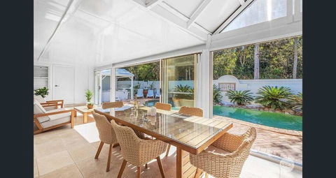 Aquablue Holiday Home - Hot Spa & Pool - 2m Walk To Beaches - Accommodation Guide 0