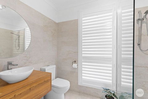 Aquablue Holiday Home - Hot Spa & Pool - 2m Walk To Beaches - Accommodation Guide 4