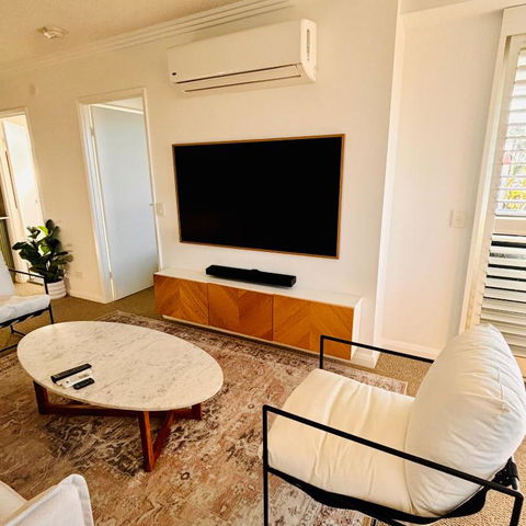 Aqualine Apartments On The Broadwater - Accommodation Guide 1