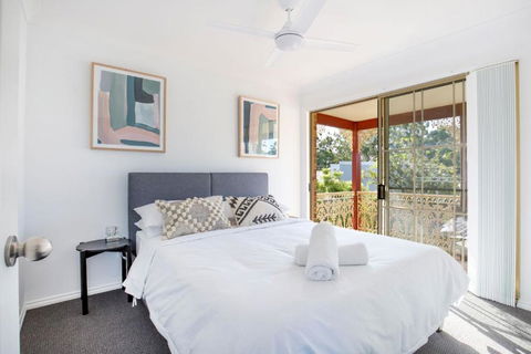 Aquamarine - Accommodation Guide 2