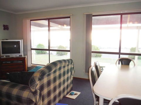 Aquamarine - Accommodation Guide 3