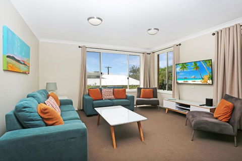 Aquarius Apartment 4 - Accommodation Guide 4