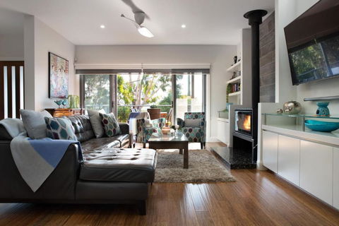 Arabella Meadows - Accommodation Guide 1