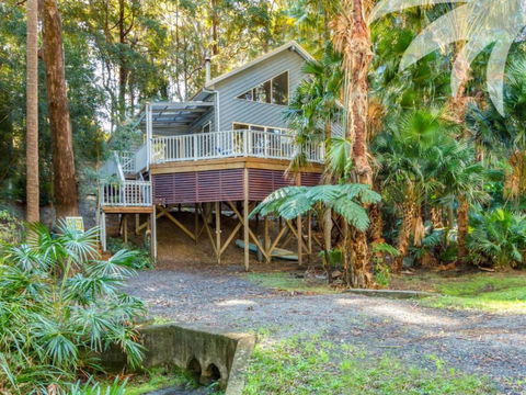 Araluen - Accommodation Guide 2