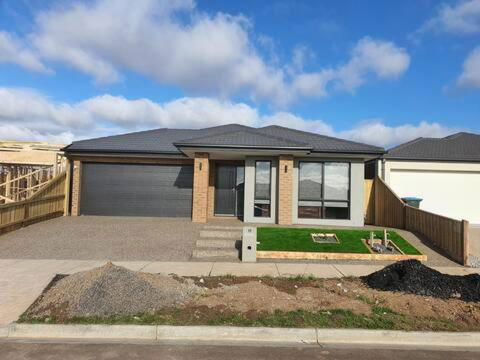 Ararat - Accommodation Guide 2