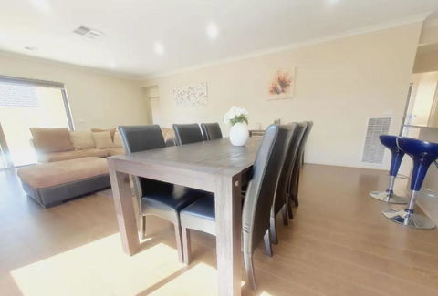 Ararat - Accommodation Guide 3