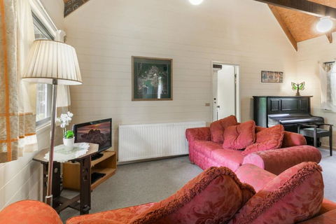 Arcadia - Accommodation Guide 4