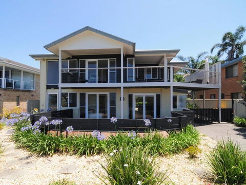 Arcadia By Jervis Bay Rentals - Accommodation Guide 1