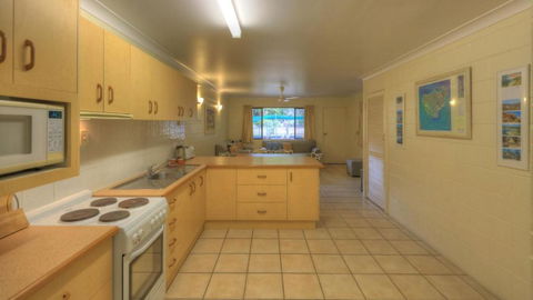 Arcadia Palms 2 - Accommodation Guide 4
