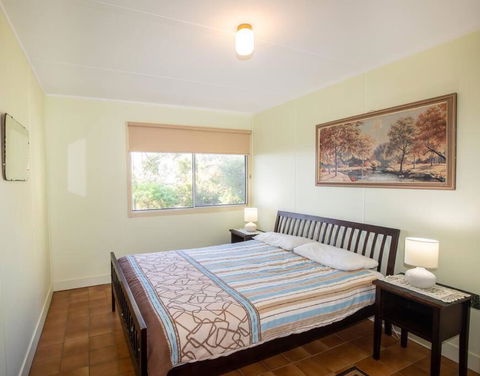 ARCADIA -Straddie Original 3 Bedroom House With Ocean Views - Accommodation Guide 4