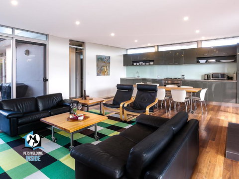 Architect Designed House Nestled In The Dunes - Accommodation Asia 1