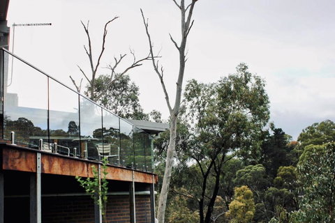 Architectural Crisp & Convenient Location - Accommodation Asia 0